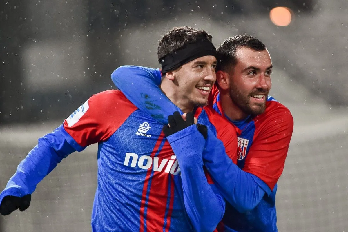 Οι παίκτες του Βόλου κατά του Σούντγκρεν: «Όσα επικαλέστηκε είναι ψευδή και αναληθή» Οι παίκτες του Βόλου κατά του Σούντγκρεν: «Όσα επικαλέστηκε είναι ψευδή και αναληθή»