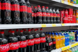 Coca-Cola: Aνακαλούνται μαζικά προϊόντα της στην Ευρώπη, αλλάζει κάτι για την Ελλάδα; 