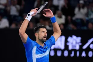 Australian Open: «Εγκατέλειψε» ο Νόβακ Τζόκοβιτς τη διοργάνωση – Πέρασε στον τελικό ο Ζβέρεφ ΒΙΝΤΕΟ