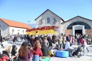 Βούλιαξαν από κόσμο τα Παλαιά Σφαγεία στην 1ης Καρναβαλούπολης με θέμα τη Μαριονέτα ΦΩΤΟ