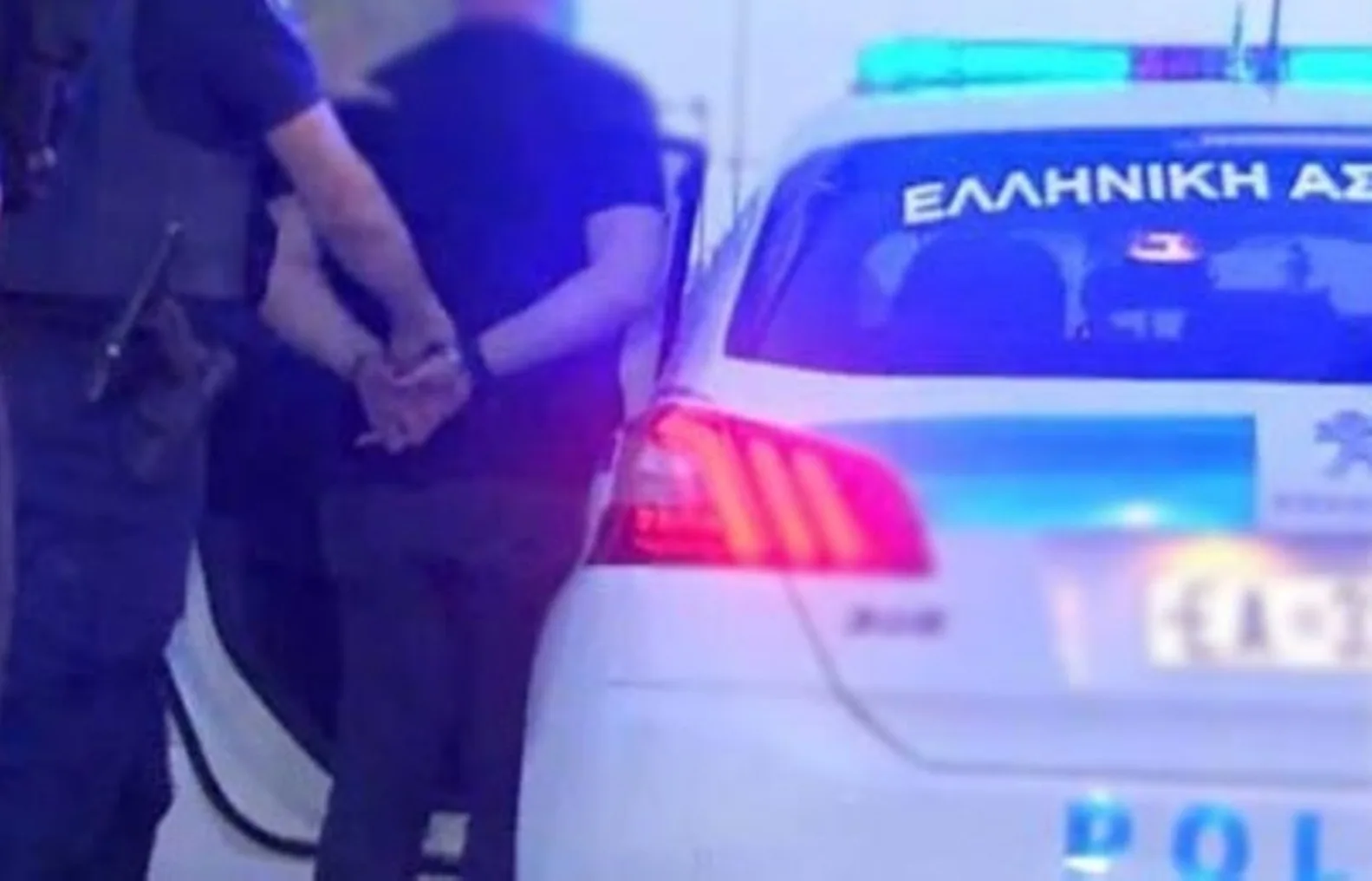 Φωτογράφιζε ανήλικη μέσα σε λεωφορείο, συνελήφθη στην Πάτρα