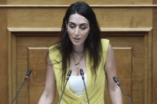 Κώστας Σημίτης: Λιποθύμησε βουλευτής του ΠΑΣΟΚ κατά τη διάρκεια της κηδείας