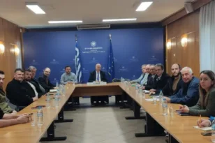 Συνάντηση Τσιάρα με αγρότες: Μίλησε για στήριξη της παραγωγής και στοχευμένες παρεμβάσεις  