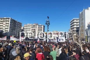 Πάτρα-Κινητοποίηση για Τέμπη: Ξεκίνησε η προσυγκέντρωση στην πλατεία Γεωργίου, πολίτες ζητούν δικαίωση ΦΩΤΟ