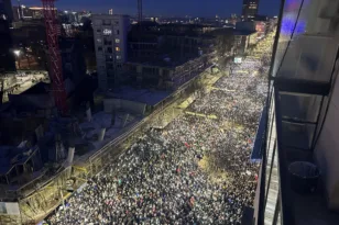 Σερβία: Τεράστια συγκέντρωση και πορεία στο Νόβι Σαντ – Προς κλιμάκωση οι κινητοποιήσεις