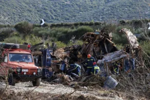 Η κυβέρνηση θα εξετάσει το αίτημα του ΠΑΣΟΚ για προανακριτική σχετικά με τα Τέμπη