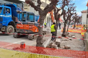 Αίγιο: Ξαφνικά, πρόβλημα και στην οδό Μητροπόλεως!