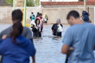 Σφοδρές πλημμύρες στην Αργεντινή: Τουλάχιστον 16 νεκροί και χλιάδες άστεγοι