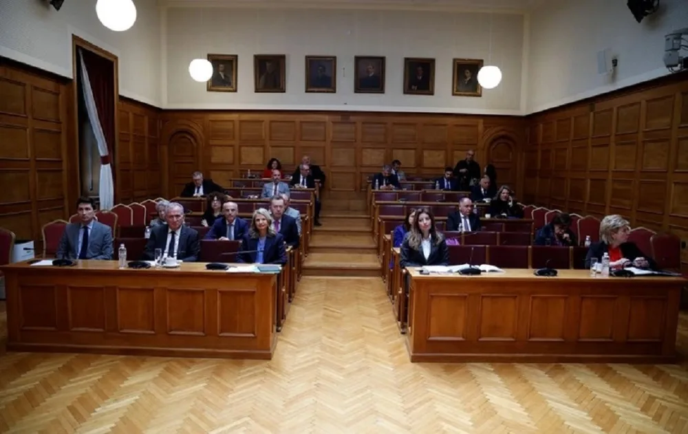 Πυρά ΠΑΣΟΚ για την Προανακριτική: «Ντράπηκε και η ντροπή!»