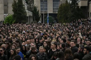 Βαρύ πένθος στη Βόρεια Μακεδονία: Συγκέντρωση φοιτητών στα Σκόπια για τους 59 νεκρούς