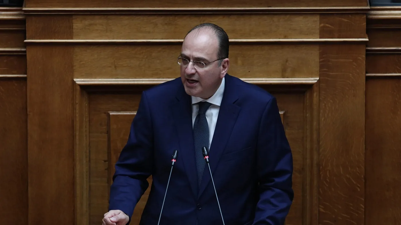 Λαζαρίδης για Καραμανλή – Σαμαρά: «Τα στερνά τιμούν τα πρώτα» και αιχμές για το “όλα τα κιλά, όλα τα λεφτά”