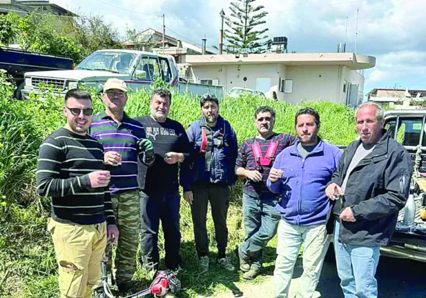 Το φωτεινό παράδειγμα της σεισμόπληκτης Ζίντας Αρκαλοχωρίου: Μια χούφτα κάτοικοι δίνουν ζωή ΦΩΤΟ Ζίντα