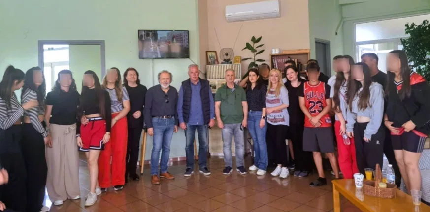 Μαθητές του 3ου Γυμνασίου Αμαλιάδας προχώρησαν σε Δράση Αλληλεγγύης για τους Ηλικιωμένους του Δήμου Ήλιδας ΦΩΤΟ Μαθητές του 3ου Γυμνασίου Αμαλιάδας προχώρησαν σε Δράση Αλληλεγγύης για τους Ηλικιωμένους του Δήμου Ήλιδας ΦΩΤΟ