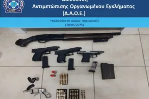 Τέσσερις συλλήψεις σε Αχαΐα και Αθήνα για ναρκωτικά, οπλοκατοχή και επιθέσεις σε αστυνομικούς