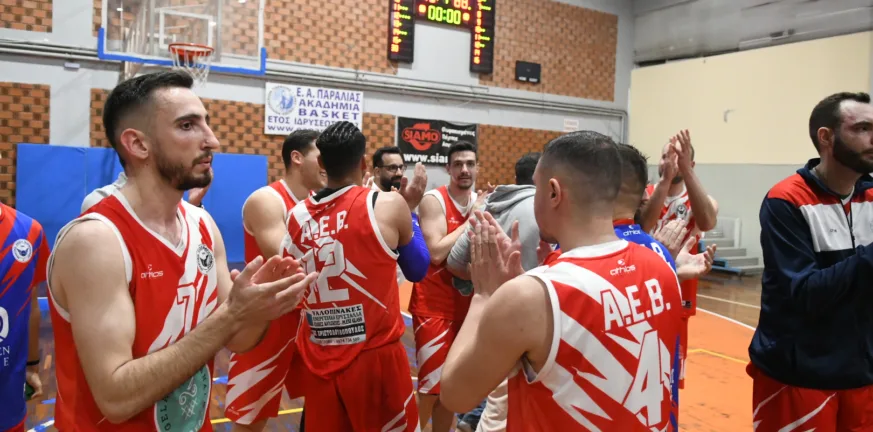 Αγκαλιά με την άνοδο το Βαρθολομιό, έκανε το 3-0 στις νίκες Αγκαλιά με την άνοδο το Βαρθολομιό, έκανε το 3-0 στις νίκες