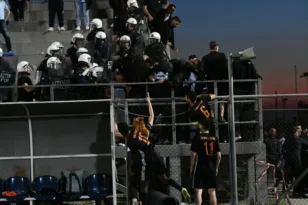 Κύπελλο Ερασιτεχνών: Πέντε συλλήψεις μετά το ξύλο μεταξύ οπαδών-ΜΑΤ – Καταγγελίες για ξυλοδαρμό