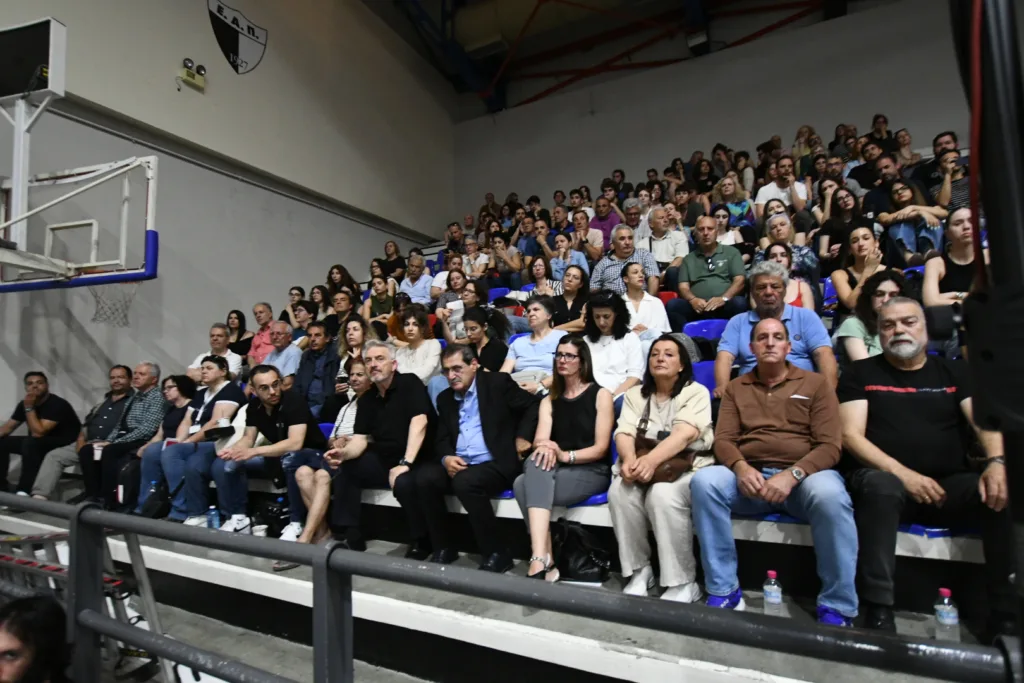 Πάτρα: Συγκλονιστική συγκέντρωση για τα Τέμπη - Καρυστιανού: «Θέλω να μάθω γιατί κάηκε το παιδί μου» ΒΙΝΤΕΟ