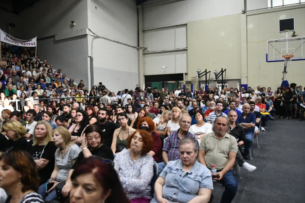 Πάτρα: Συγκλονιστική συγκέντρωση για τα Τέμπη - Καρυστιανού: «Θέλω να μάθω γιατί κάηκε το παιδί μου» ΒΙΝΤΕΟ