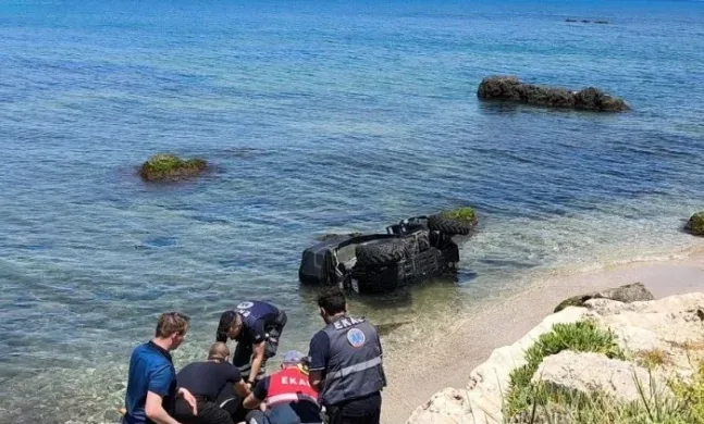 Ζάκυνθος: Γουρούνα έπεσε στη θάλασσα στο Αργάσι, στο νοσοκομείο τουρίστρια