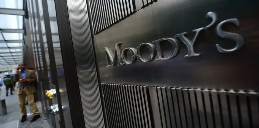 Η Moody’s Ratings σόκαρε τις ΗΠΑ και υποβάθμισε την οικονομία τους! ΗΠΑ