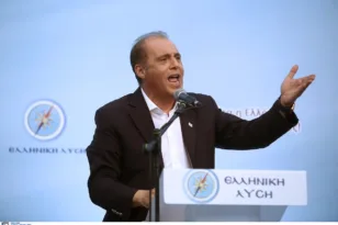 Γιατί ο Βελόπουλος κατηγορεί τον Μητσοτάκη για συνειδητά ψέματα