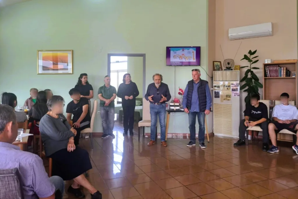 Μαθητές του 3ου Γυμνασίου Αμαλιάδας προχώρησαν σε Δράση Αλληλεγγύης για τους Ηλικιωμένους του Δήμου Ήλιδας ΦΩΤΟ