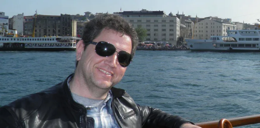 Γιώργος Σπηλιόπουλος: «Μην αφήσουμε το ποτάμι να στερέψει» - Ο συγγραφέας-εκπαιδευτικός στην «Π» Γιώργος Σπηλιόπουλος: «Μην αφήσουμε το ποτάμι να στερέψει» - Ο συγγραφέας-εκπαιδευτικός στην «Π»