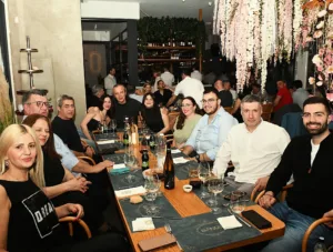 Η ΑΕ Γλαύκου Εσπερου ΑΟΠΑ μια όμορφη βραδιά για τα επινίκια - Φωτογραφίες Η ΑΕ Γλαύκου Εσπερου ΑΟΠΑ μια όμορφη βραδιά για τα επινίκια - Φωτογραφίες
