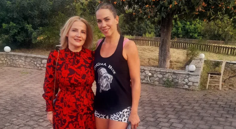 Τι γύρευε η Κατερίνα Στικούδη στον Ελαιώνα Αιγίου; Τι γύρευε η Κατερίνα Στικούδη στον Ελαιώνα Αιγίου;