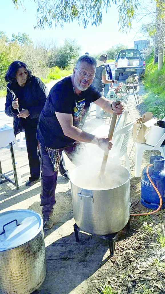 Το φωτεινό παράδειγμα της σεισμόπληκτης Ζίντας Αρκαλοχωρίου: Μια χούφτα κάτοικοι δίνουν ζωή ΦΩΤΟ Ζίντα