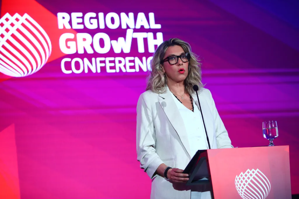 Regional Growth Conference - Φαρμάκης: Εθνικός στόχος η περιφερειακή ανάπτυξη εργασίες