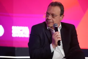 Φάμελλος στο RGC: «Η κ. Αδειλίνη πρέπει να παραιτηθεί» – «Περιφέρειες στο περιθώριο»