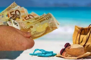 Επίδομα αδείας 2025: Πότε και πώς πρέπει να καταβληθεί