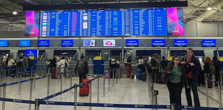 Καταγγελίες τύπου «Άμπου Ντάμπι» και στην Πάτρα: Θύματα από γνωστό «πράκτορα» - Υποσχόταν φθηνά εισιτήρια για ταξίδια «μαϊμού» Καταγγελίες τύπου «Άμπου Ντάμπι» και στην Πάτρα: Θύματα από γνωστό «πράκτορα» - Υποσχόταν φθηνά εισιτήρια για ταξίδια «μαϊμού»