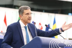 Γιώργος Αυτιάς: «Η Ελλάδα δείχνει πώς γίνεται» – Παράταση 18 μηνών στο Ταμείο Ανάκαμψης και 14,7 δισ. στον δρόμο