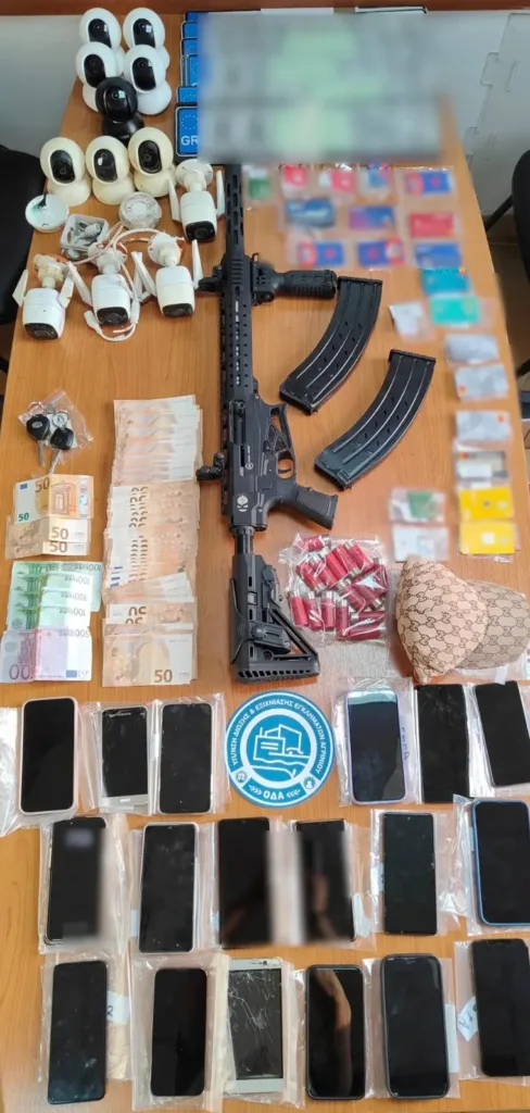 Νέες συλλήψεις στο Αγρίνιο: Τρεις καινούργιοι κρίκοι στο κύκλωμα εξαπάτησης με λεία πάνω από 630.000 ευρώ