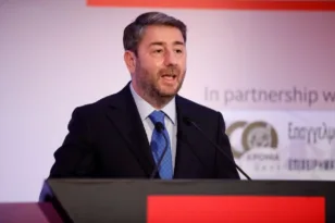 Ο Ανδρουλάκης υπέρ των ΜμΕ: «Όχι χάρες, αλλά προοπτική και σεβασμό»