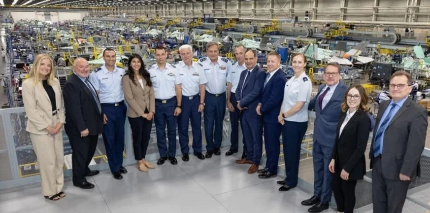 Στα αμερικανικά εργοστάσια των F-35 ο Αρχηγός ΓΕΑ: Ενισχύεται η αμυντική συνεργασία Ελλάδας–ΗΠΑ Στα αμερικανικά εργοστάσια των F-35 ο Αρχηγός ΓΕΑ: Ενισχύεται η αμυντική συνεργασία Ελλάδας–ΗΠΑ