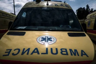 Αγρίνιο: Απόγνωση στα γραφεία της Πρόνοιας – Έκοψε τις φλέβες του όταν δεν βρήκε κοινωνική λειτουργό