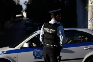 Πάτρα: Άγιο είχαν νεαρό ζευγάρι και γυναίκα οδηγός ΙΧ, τροχαίο όλα καλά!