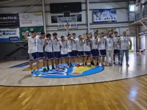 Αποθέωση για τους «ασημένιους» Παίδες του Αίολου Αγυιάς
