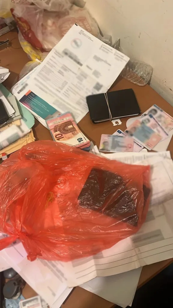 Επιχείρηση «Κέρβερος»: 23 συλλήψεις, κατασχέθηκαν 3.700 πλαστά διαβατήρια για παράνομη διακίνηση μεταναστών ΒΙΝΤΕΟ