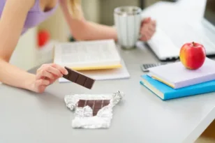 Σωστή διατροφή κατά την περίοδο των εξετάσεων: Snacks για ενέργεια και απόδοση!