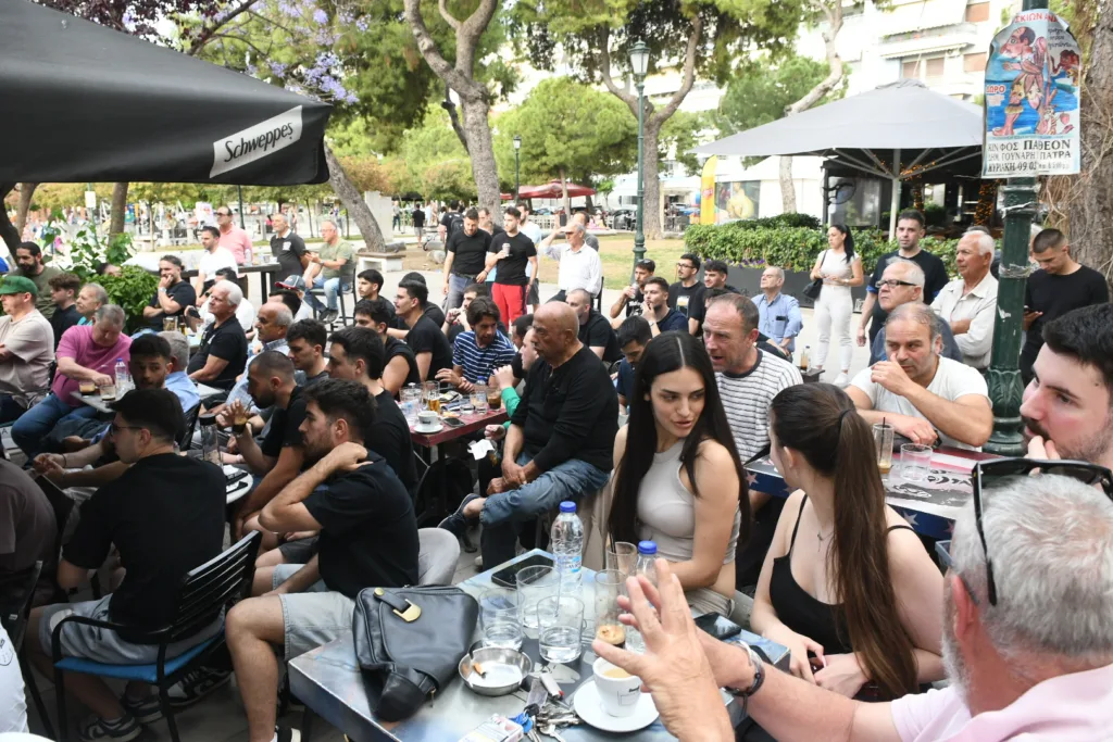 Πάτρα: Το Final-4 γεμίζει τα μαγαζιά, χωρίς ανάσα! ΦΩΤΟ
