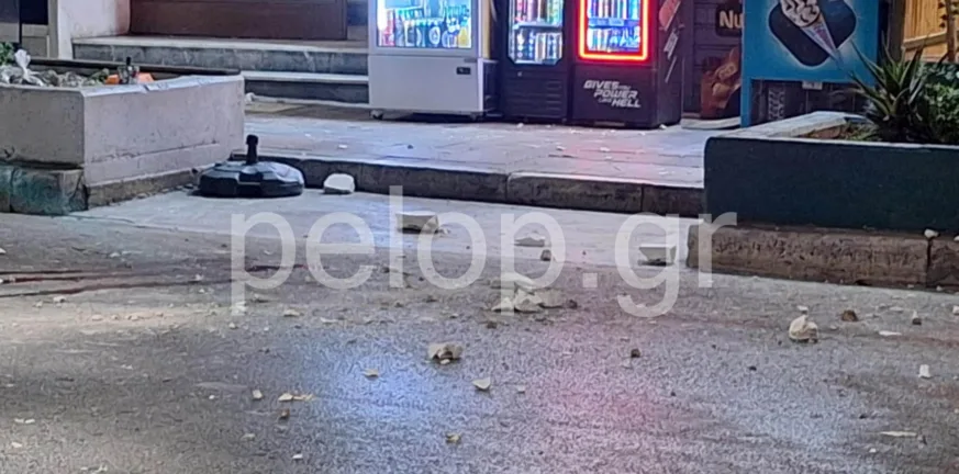 Πάτρα: Πέθανε ο 59χρονος που έπεσαν μπάζα από πολυκατοικία στο κεφάλι του - Ποιος ήταν, συνελήφθησαν οι ιδιοκτήτες του διαμερίσματος ΦΩΤΟ Πάτρα: Πέθανε ο 59χρονος που έπεσαν μπάζα από πολυκατοικία στο κεφάλι του - Ποιος ήταν, συνελήφθησαν οι ιδιοκτήτες του διαμερίσματος ΦΩΤΟ