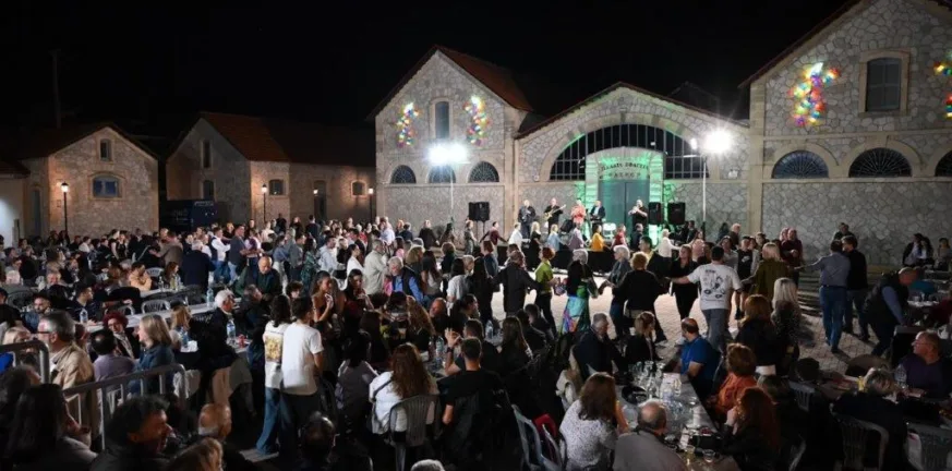 Με ήχους από τη Μακεδονία, τη Θράκη, την Ήπειρο και την Πελοπόννησο ολοκληρώθηκαν οι εκδηλώσεις για την πρωτομαγιά ΦΩΤΟ ήχους