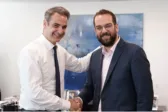 Συνάντηση Φαρμάκη - Μητσοτάκη σήμερα στο Μαξίμου για τους οικισμούς