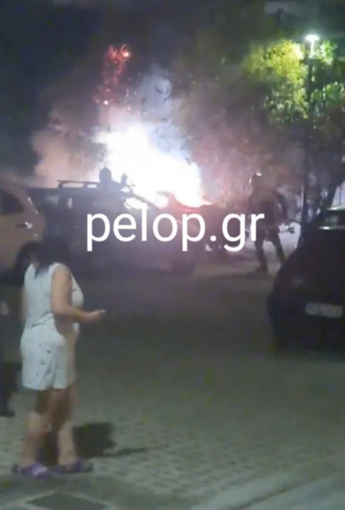 Πάτρα: «Εμπόλεμη ζώνη» η Γούβα, εμπρησμός ΙΧ στο γκέτο ανομίας ΦΩΤΟ - ΒΙΝΤΕΟ Από εκρήξεις συνοδεύτηκε η πυρκαγιά