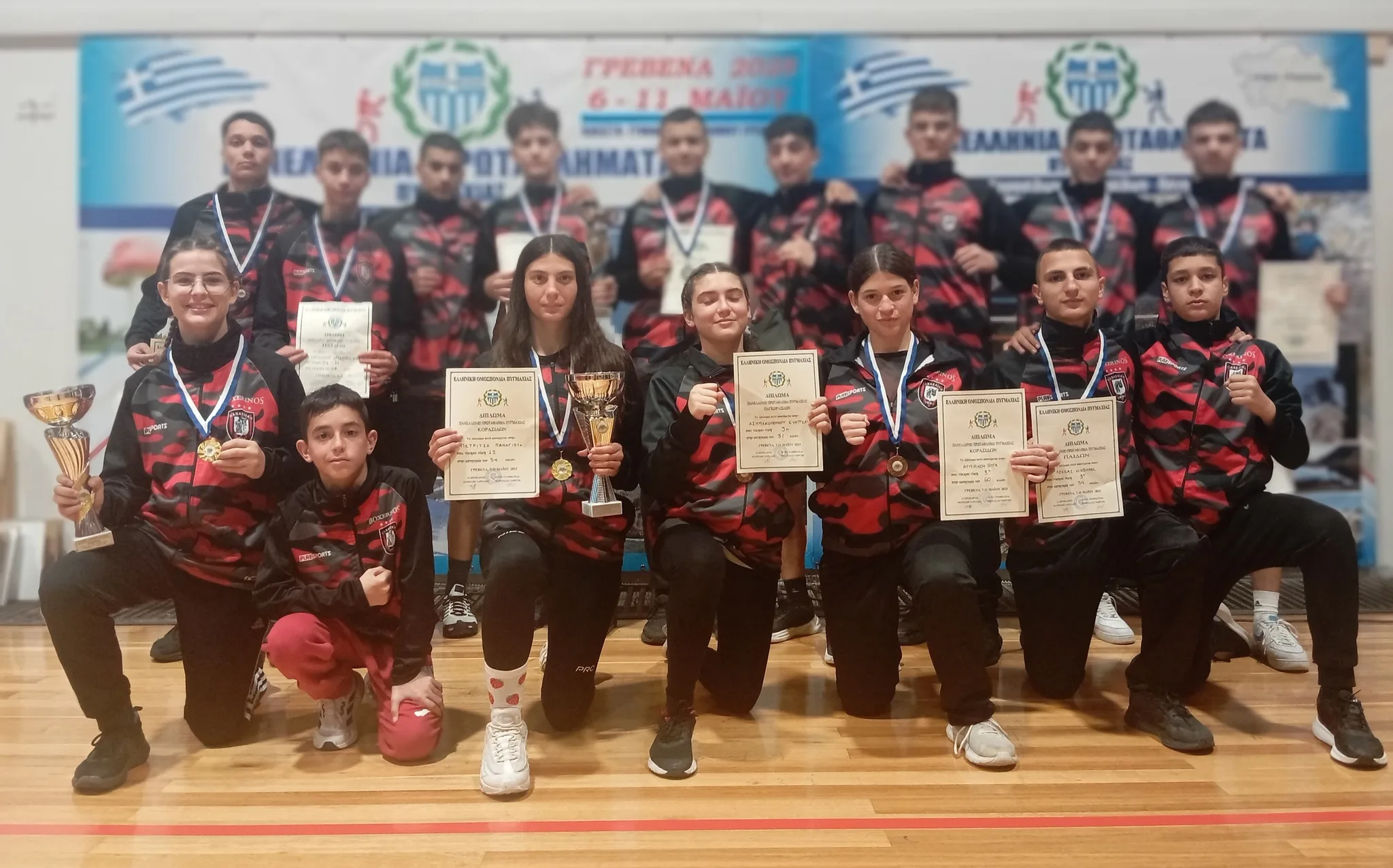 Σάρωσαν τα μετάλλια οι Πατρινοί πυγμάχοι στα Γρεβενά