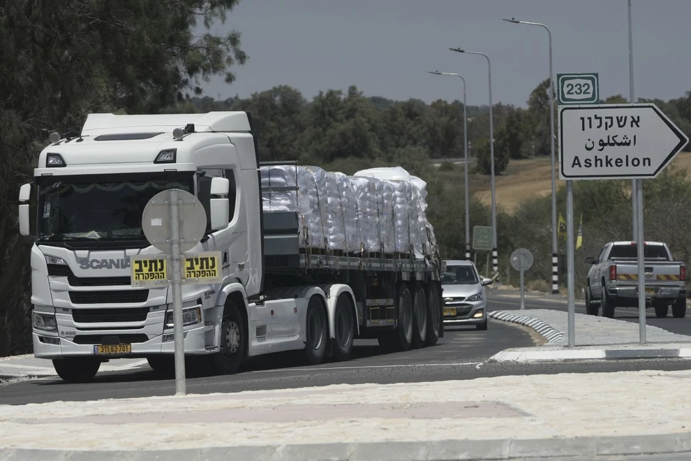 Γάζα: Τουλάχιστον 55 νεκροί σε νέους βομβαρδισμούς, 2 εκ. άνθρωποι λιμοκτονούν ΒΙΝΤΕΟ